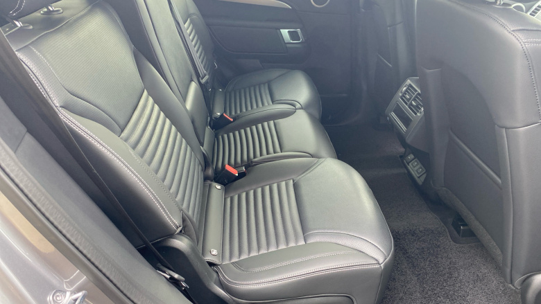 Land Rover Discovery 3.0 D350 Dynamic SE 5dr Auto Diesel Station Wagon